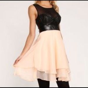 6126 BLK/PEACH STATEMENT DRESS ⭐️⭐️⭐️Sz Small